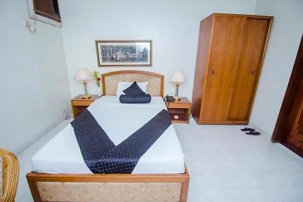 Hotel De Crystal Crown Dhaka 3*,
