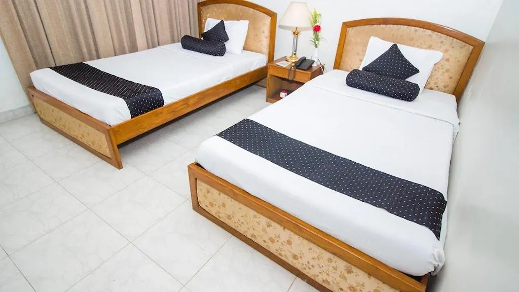 Hotel De Crystal Crown Dhaka