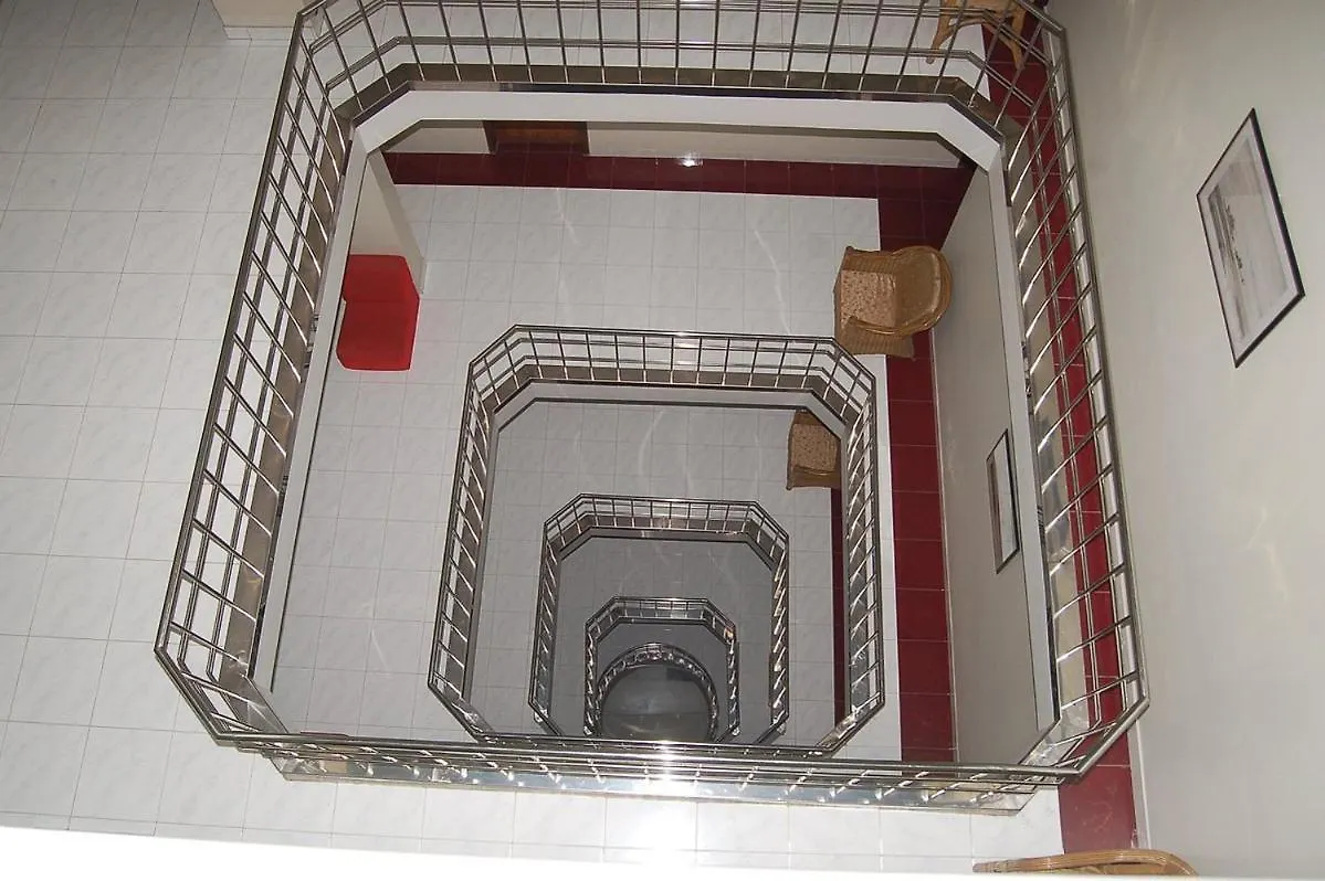 Hotel De Crystal Crown Dhaka