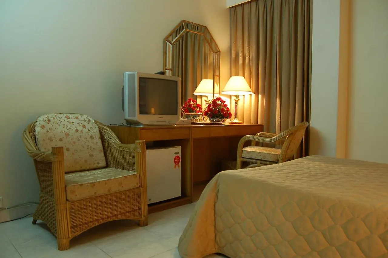Hotel De Crystal Crown Ντάκα