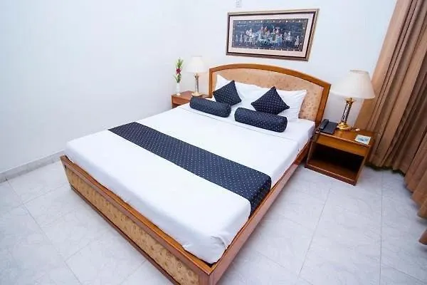 Hotel De Crystal Crown Ντάκα