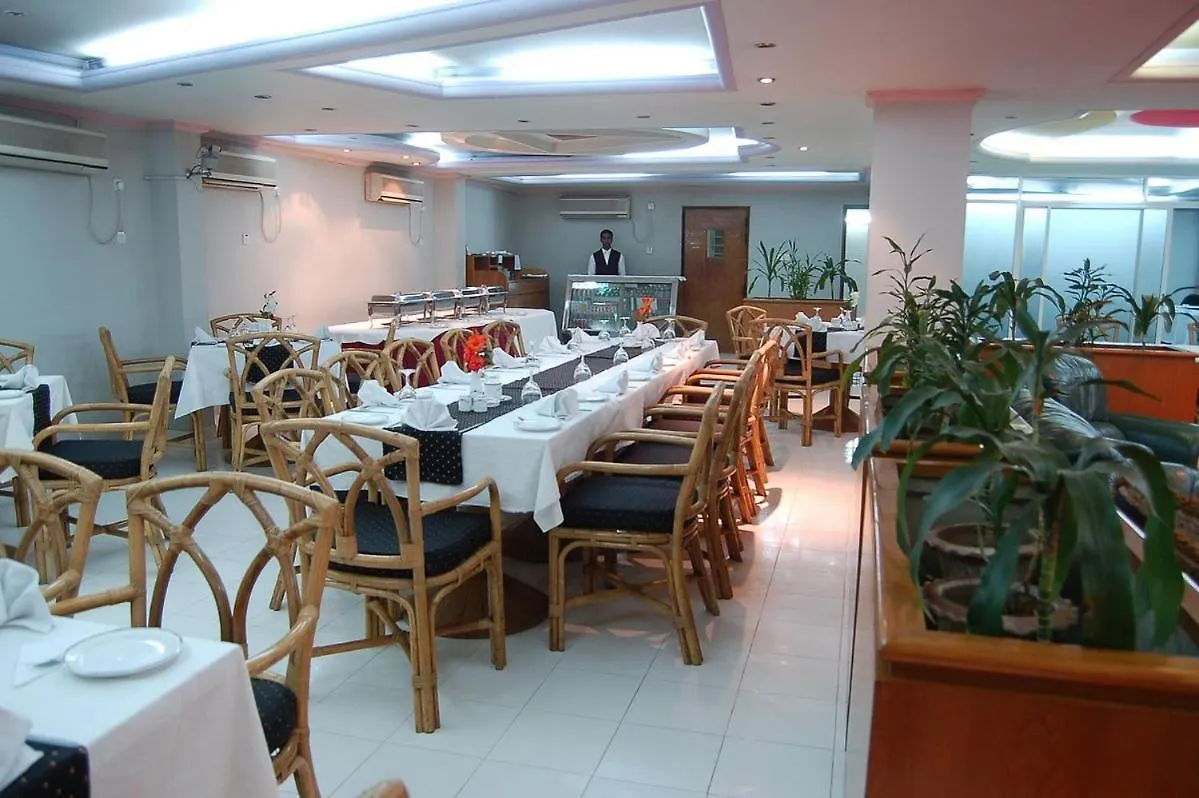Hotel De Crystal Crown Ντάκα
